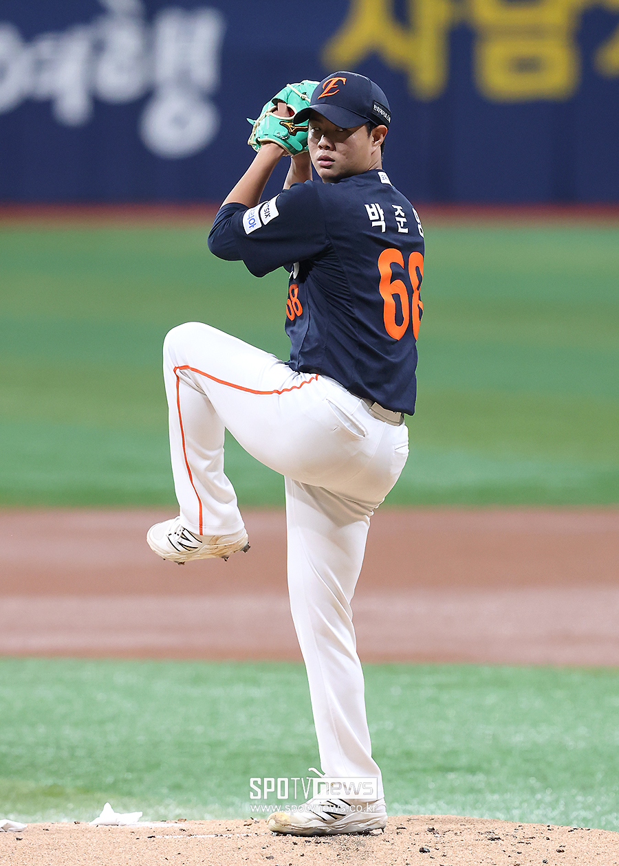 [포토S] 박준영 '힘찬 키킹'