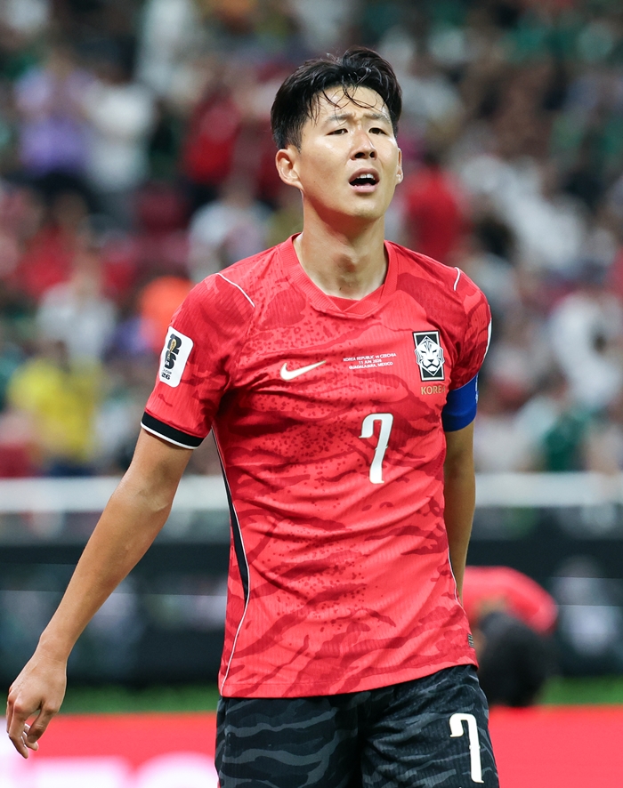 ▲ 11일(현지시간) 멕시코 사포판 과달라하라 스타디움에서 열린 2026 북중미 월드컵 A조 1차전 한국과 체코의 경기에서 손흥민이 슛이 빗나가자 아쉬워하고 있다. ⓒ연합뉴스