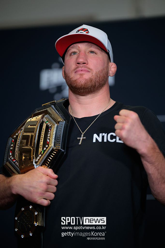 ▲ UFC 라이트급 챔피언에 오른 저스틴 게이치.