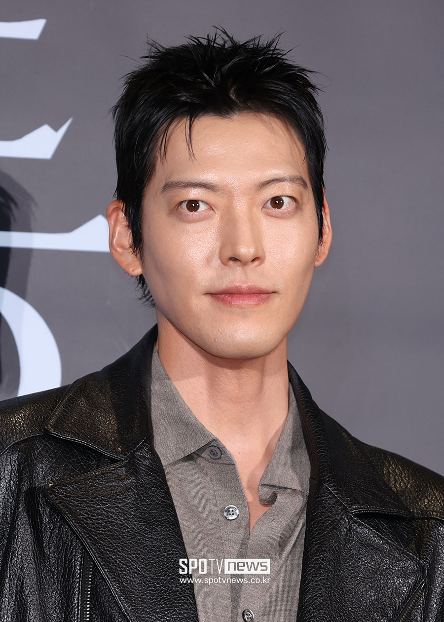 [포토S] 김우빈, '달라진 분위기'