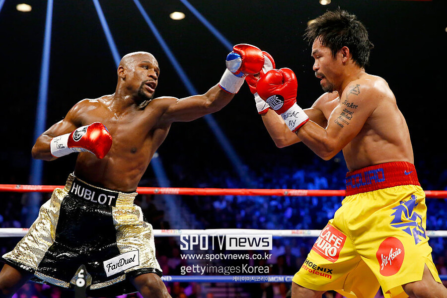 ▲ 플로이드 메이웨더(왼쪽).