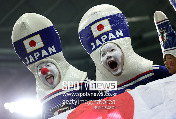 "일본 축구 팬들, 가식적이고 위선적이야" 월드컵 못 나가는 중국의 질투인가, 팩트인가 "日 거리에 쓰레기 많다"