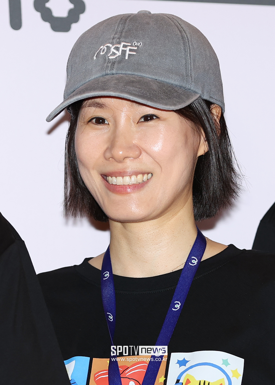 [포토S] 이옥섭 감독, '♥구교환과 13년째 연인'