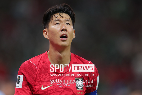 '韓 축구 에이스' 손흥민 빼는 과감한 결단, 홍명보 감독과 전혀 다르다...호날두 안 뺀 마르티네스 감독 '비판 직격탄'