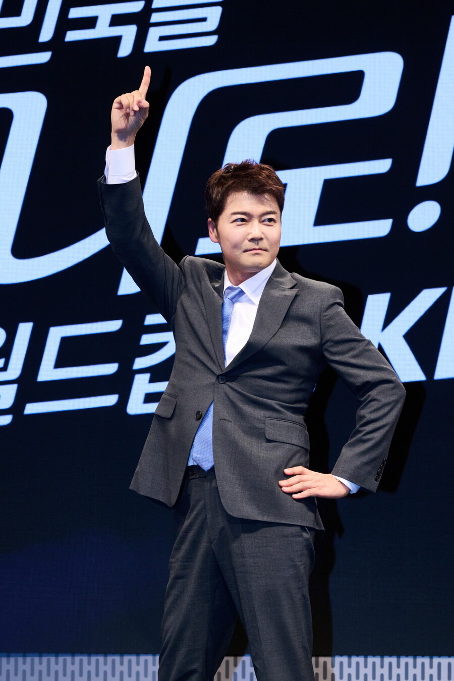'대상 4회' 전현무, 남아공전으로 월드컵 캐스터 데뷔…꿈은 이루어질까[이슈S]