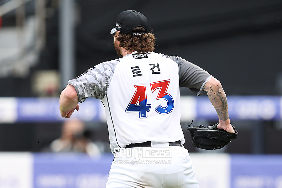 [포토S] 기뻐하는 로건