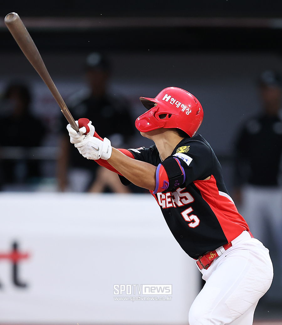 [포토S] 김도영, '찬스 이어 간다!'