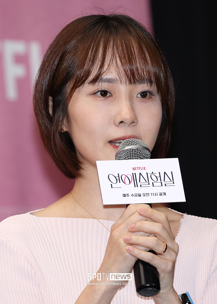 [포토S] 인사말 하는 강유민 PD