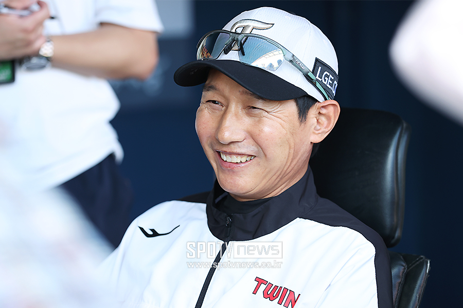 [포토S] 염경엽 감독, '연승 이어 가야죠'