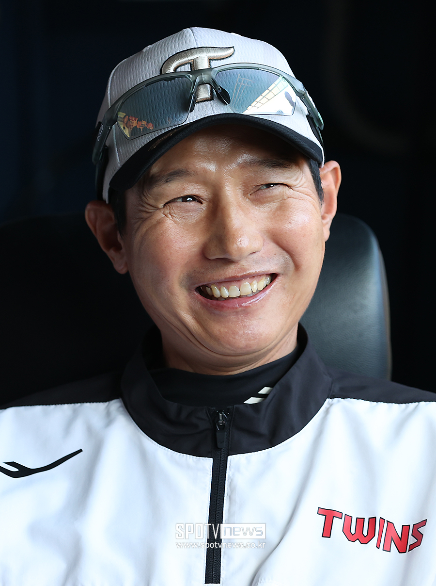 [포토S] 환한 미소 짓는 염경엽 감독
