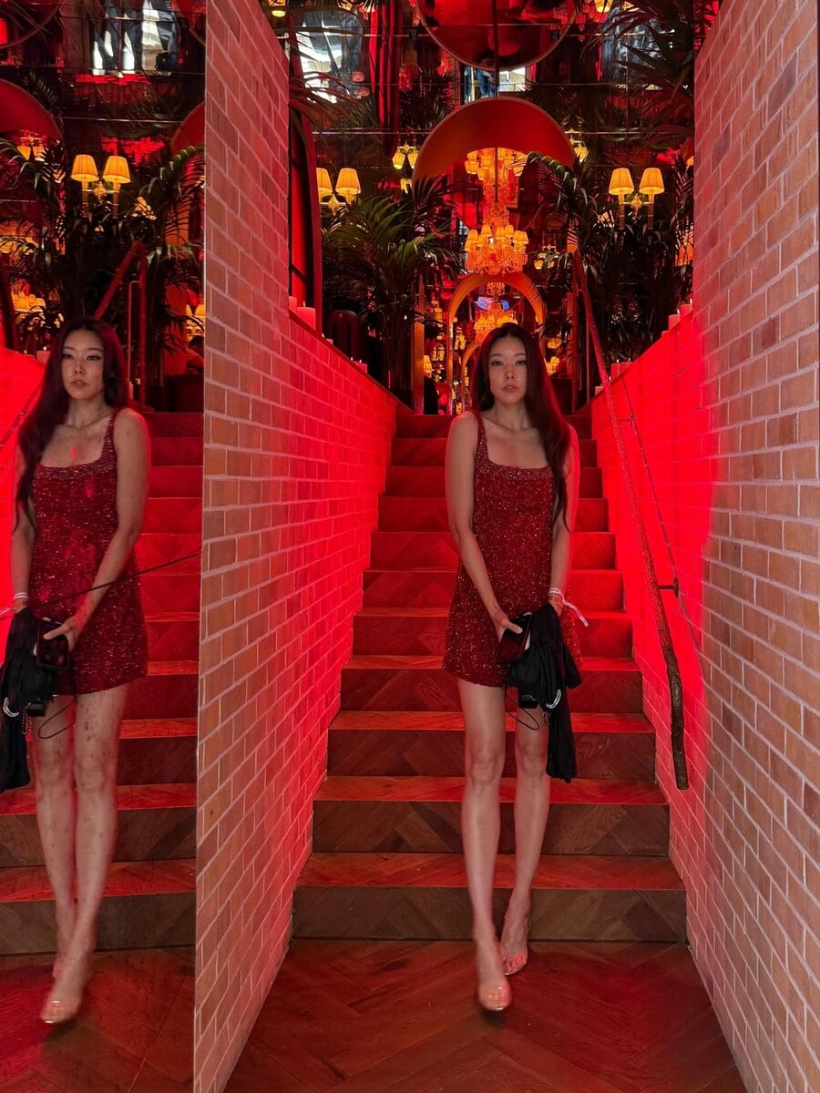 '178cm' 한혜진, 톱모델의 현실적 비율…파리 사로잡은 '본업 모먼트'