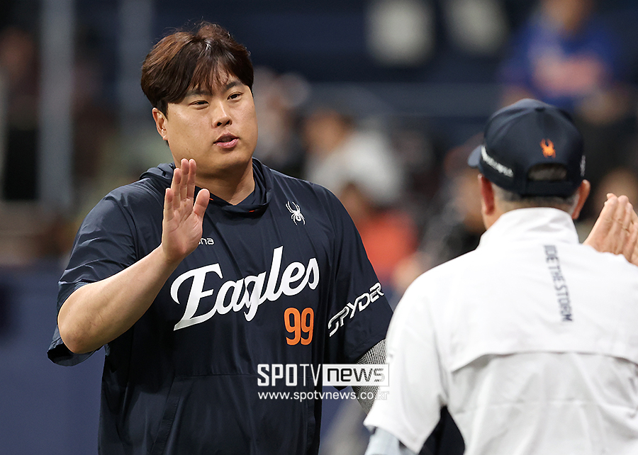 ▲ 왼쪽부터 류현진, 김경문 감독 ⓒ곽혜미 기자