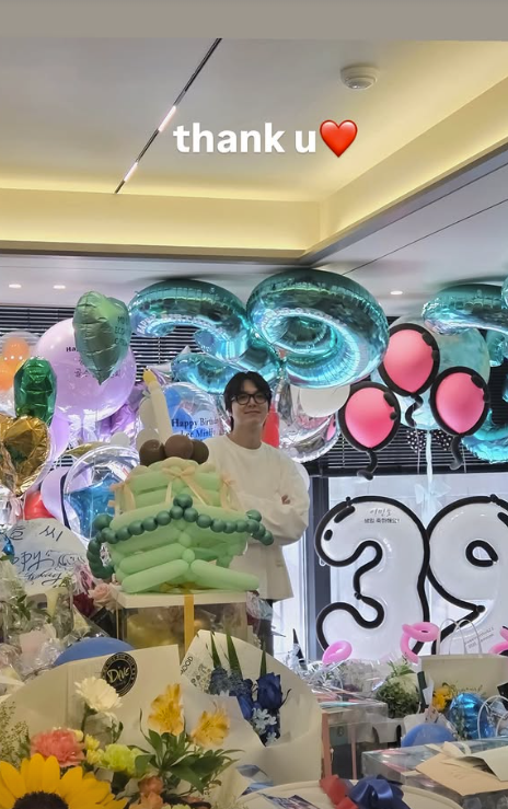 이민호, 역시 글로벌 톱스타 맞네…39번째 생일 발 디딜 틈 없는 선물 인증