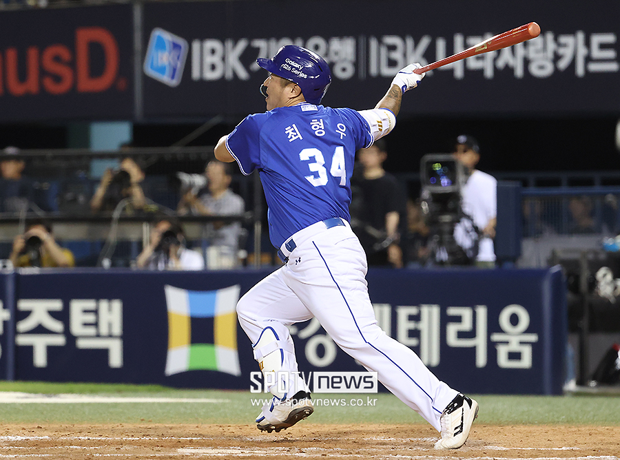 [포토S] 최형우, '아직 경기 안 끝났어!'