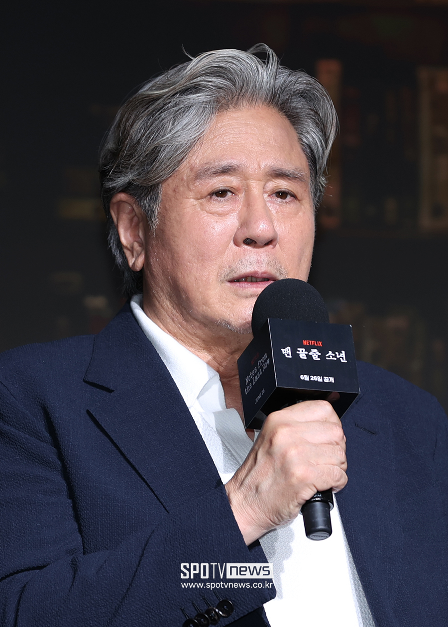 [포토S] 인사말 하는 최민식