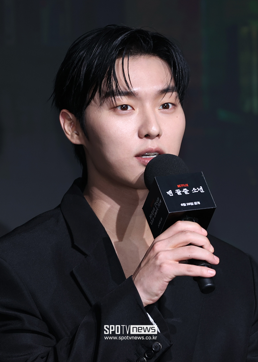 [포토S] 최현욱, '맨 끝줄 소년'