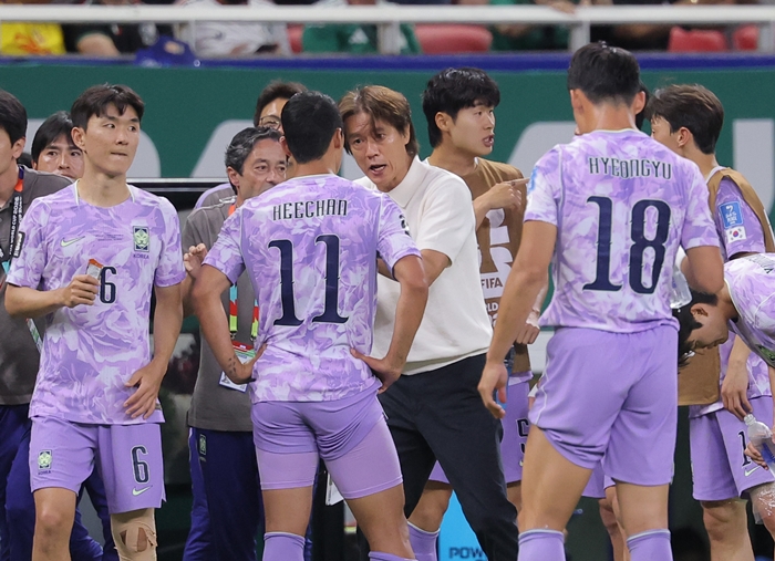홍명보 감독 "어떤 결과든 책임을 지면 된다"…이런 예고까지 "2~3자리 선발 변경" 비길 생각 없다