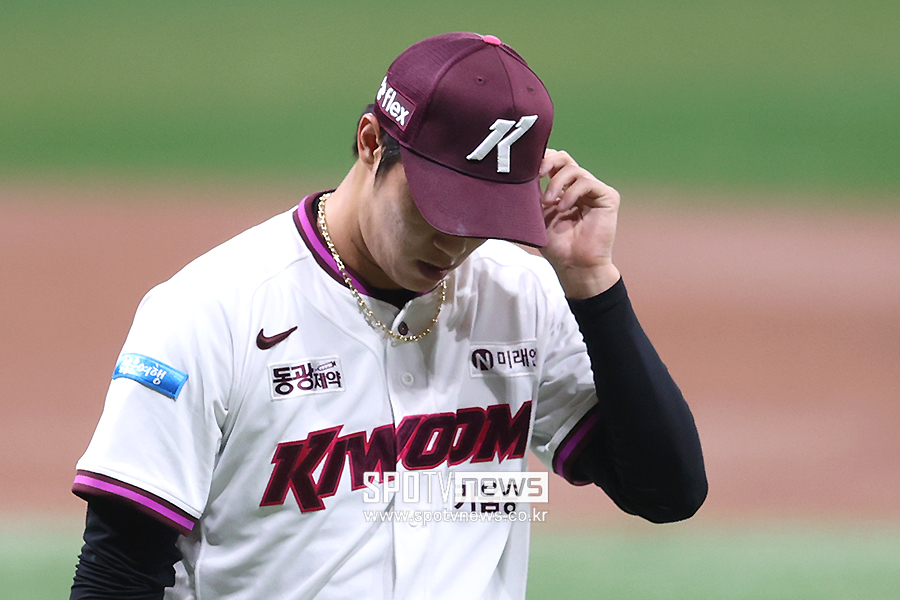 [포토S] 실점이 아쉬운 안우진