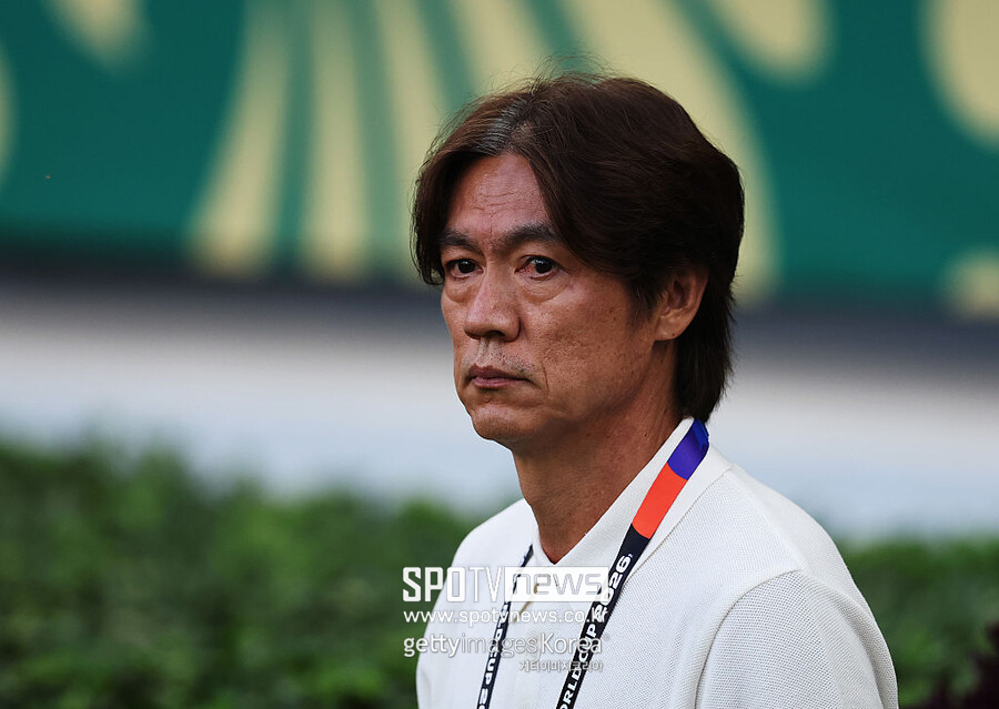 손흥민 벤치 이유 떴다…홍명보 감독 "팀과 본인을 위해서 후반에 들어가는 게 좋다고 봤다" 남아공 체력 면밀 체크 결과