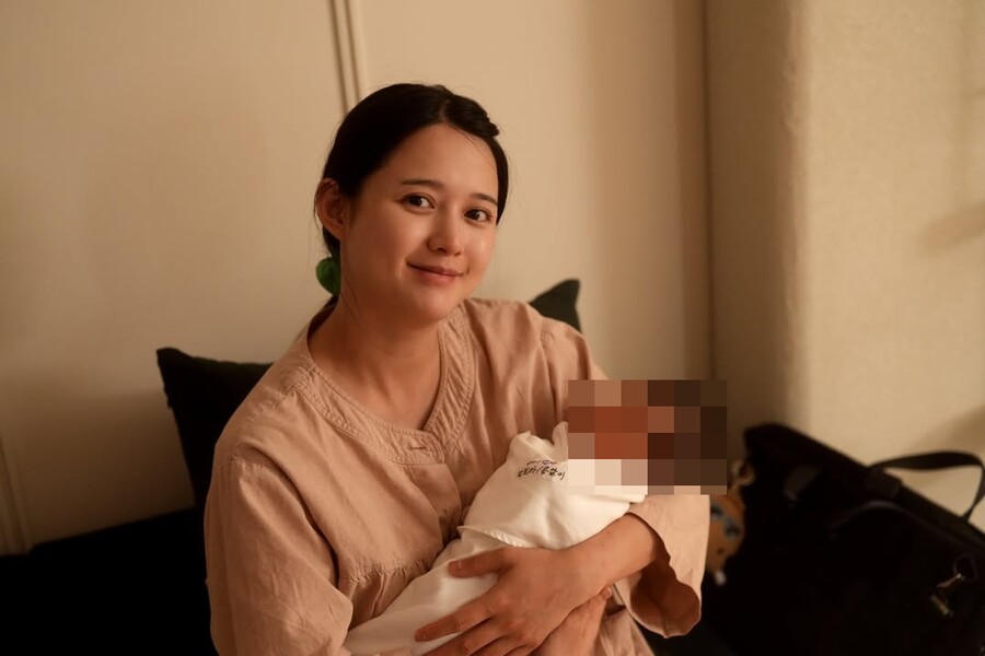'득남' 남보라, 출산 직후 퉁퉁 부은 근황…"애기는 나 닮았다"