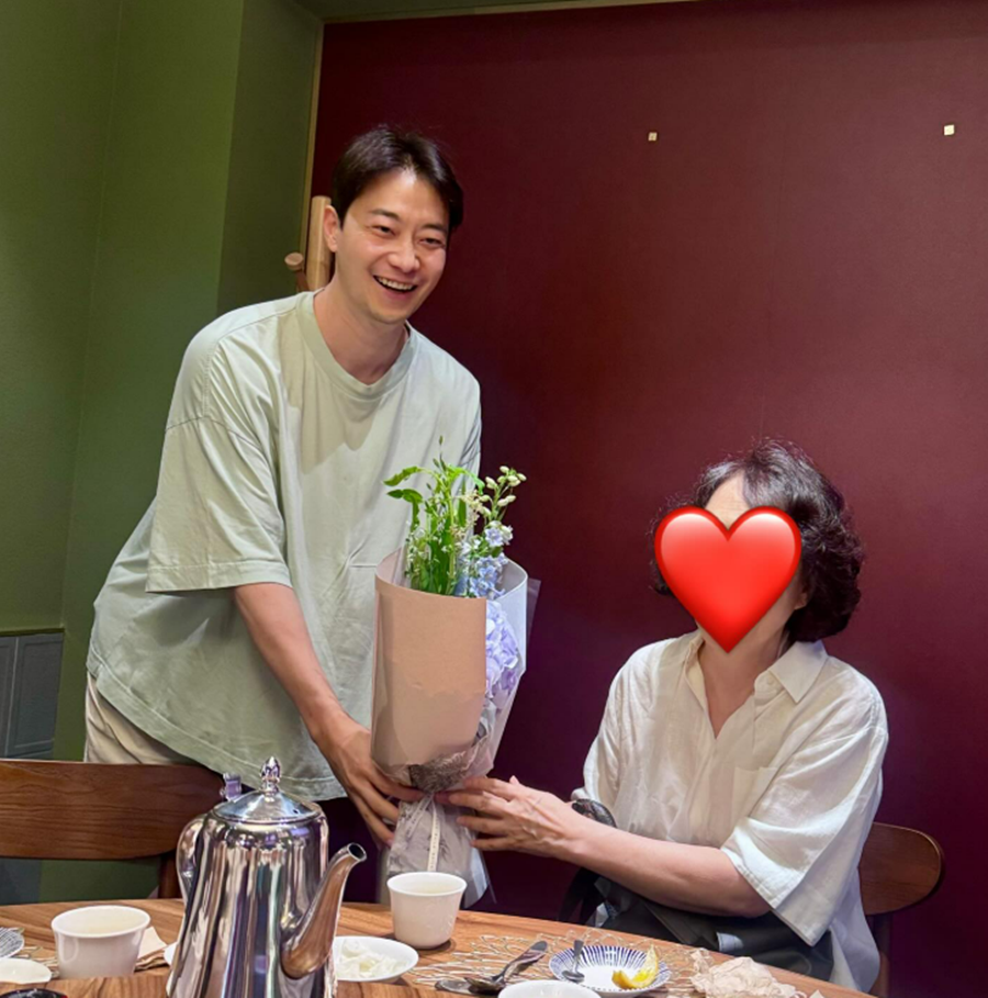 윤한, 母에 효도하고 ♥아내 자랑까지 '1타2피'…'훈훈' 근황