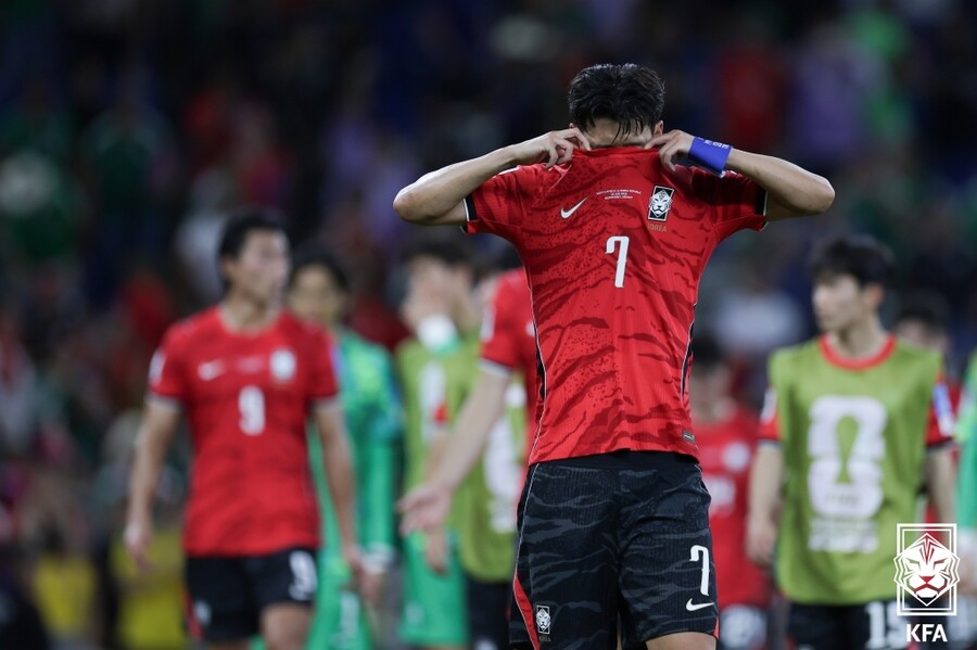 ▲ 남의 손에 32강 진출 운명을 맡긴 홍명보호. ⓒ대한축구협회