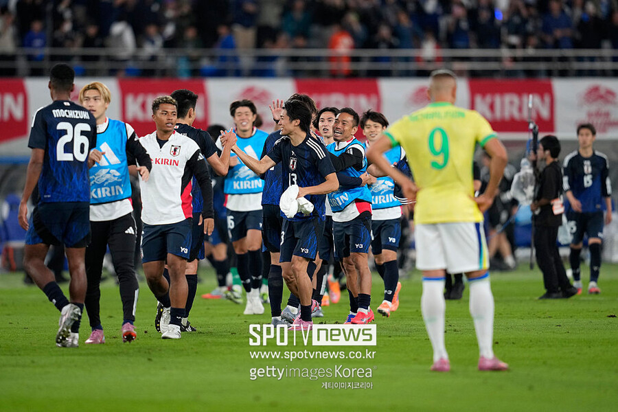 ▲ 양국 역대 전적은 일본의 절대 열세다. 1승 2무 11패로 크게 밀린다. 다만 이 '1승' 시점이 예사롭지 않다. 지난해 10월 14일 도쿄에서 열린 평가전에서 일본은 2골 차 열세를 뒤집고 3-2 대역전승을 거뒀다. 