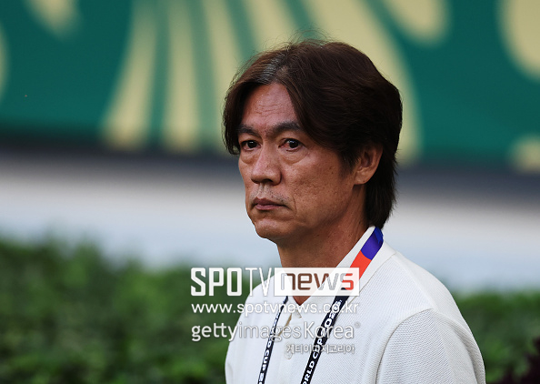홍명보 감독, 일본 감독보다 연봉 2배 이상 받는건가..."20억 아닌 37억 수령" 해외 매체 추정치 공개