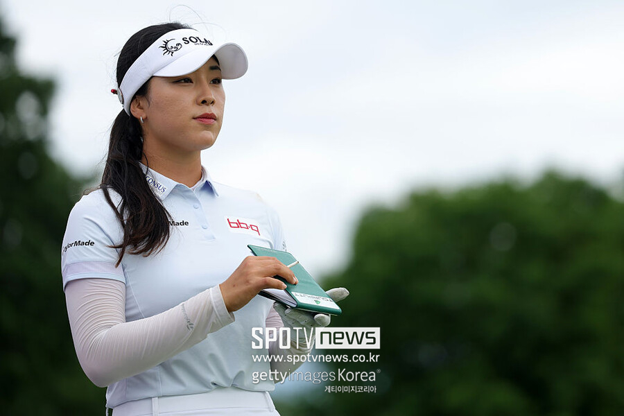 LPGA 메이저 대회 우승 꿈이 아니다…윤이나 2라운드도 단독 1위 질주, 김아림-유해란과 5타차