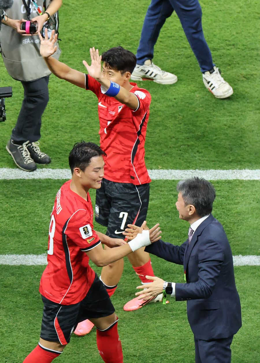 '최대 30억원' 정몽규 회장 사재 출연 포상금, 끝내 받지 못한다…'꿀조 광탈' 홍명보호, 1인당 8000만원 수당으로 마무리