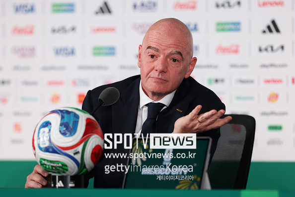 FIFA 인판티노 회장 확인 사살 "땡큐 코리아!"...조별 탈락 공식적 언급