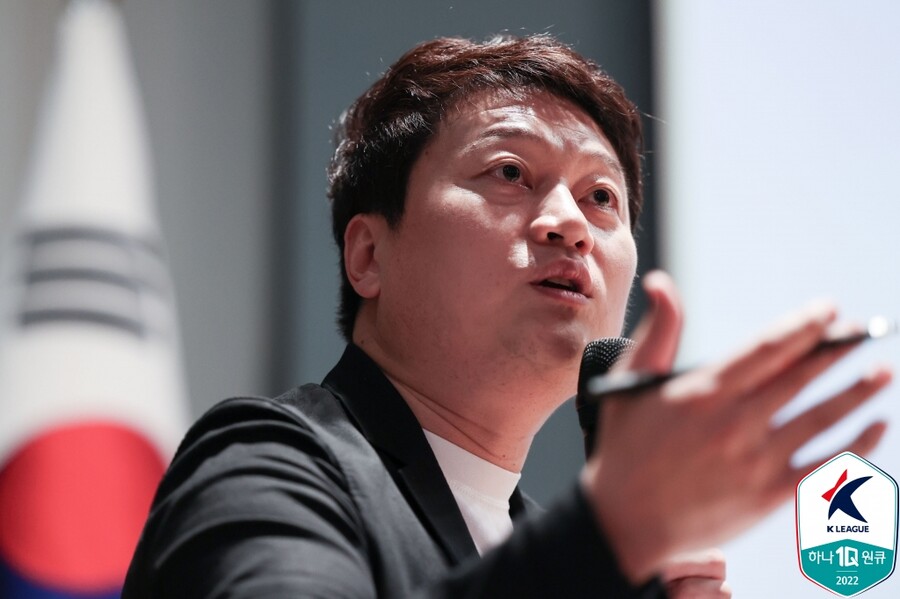홍명보 감독 사퇴에 박문성 해설 위원 작심 발언..."안 했으면 더 큰 후폭풍"
