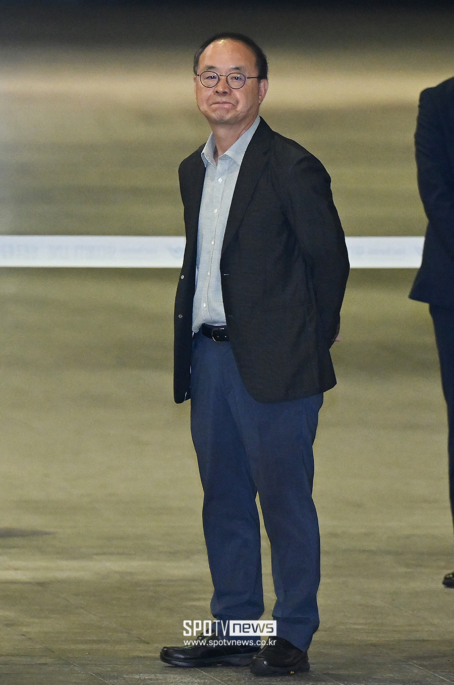 [포토S] 공항 찾은 이용수 축구협회 부회장
