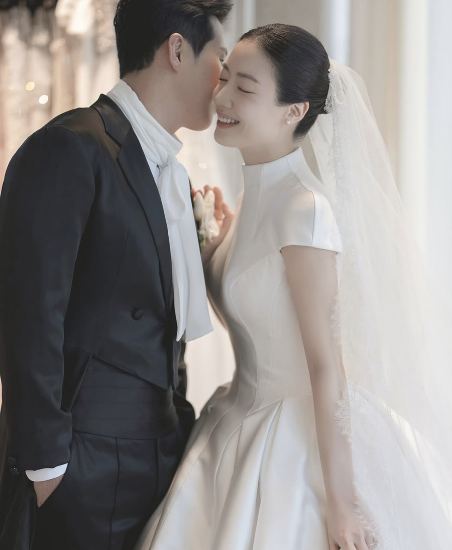 류화영, ♥훈남 예비신랑 공개…"평범한 날들 특별하게 만들어줘"
