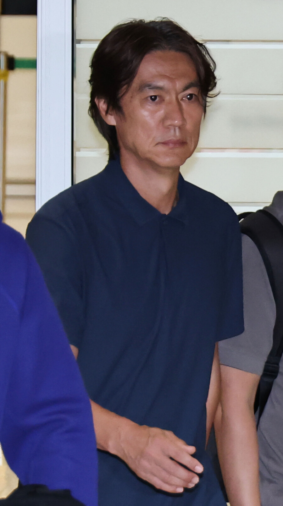 '고개 뻣뻣' 홍명보 감독과 전혀 다르다 "평생 책임감 잊지 않을 것"...쿠만 감독, 고개 숙이며 사퇴
