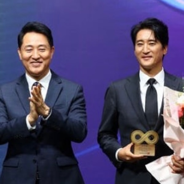신현준, 오세훈 시장 취임식서 깜짝 '투샷'…명예시장 자격 참석