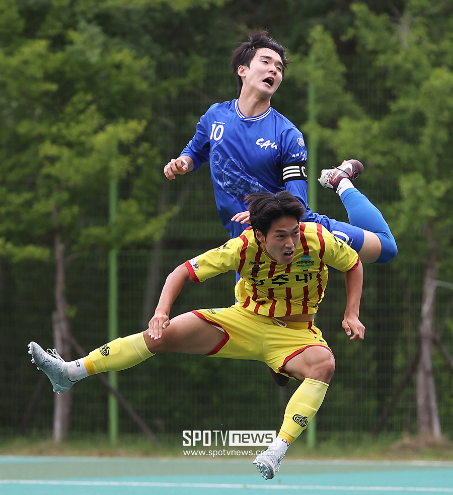 [포토S] 최준서-강민수, '치열한 경쟁'