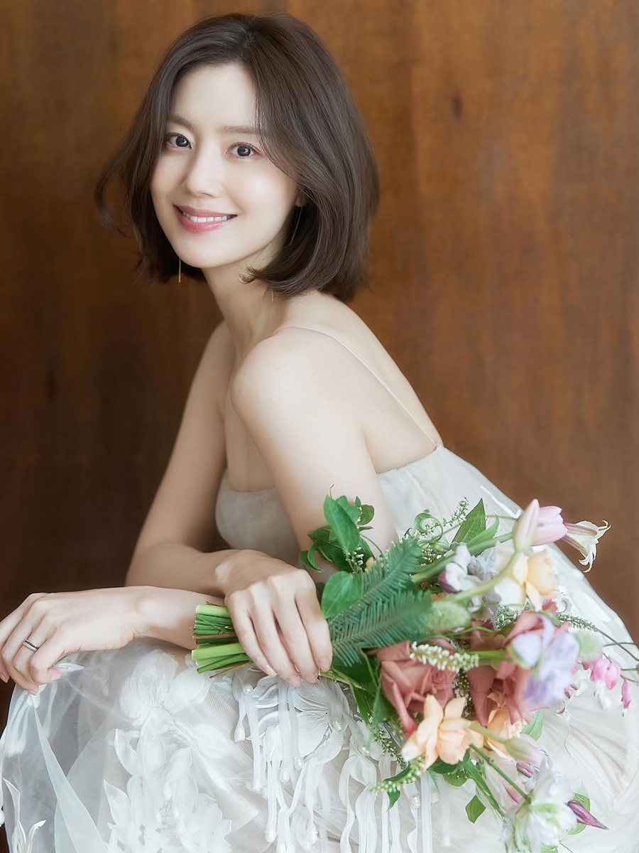 문채원, 결혼 4일만에 의미심장 글…"원하는 것 얻지 못하는 것이 때로 행운"