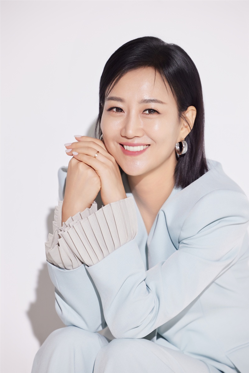 "마지막 글 될 것"…'사기의혹' 장윤정 친모, 삶 비관 문자 남기고 '행방 묘연'[이슈S]
