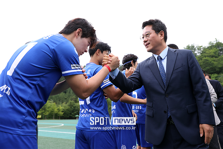 한국 축구 흔들려도…인재 배출 환경 만들기 올인,  대학 축구 수장 박한동 회장의 의지와 몸부림