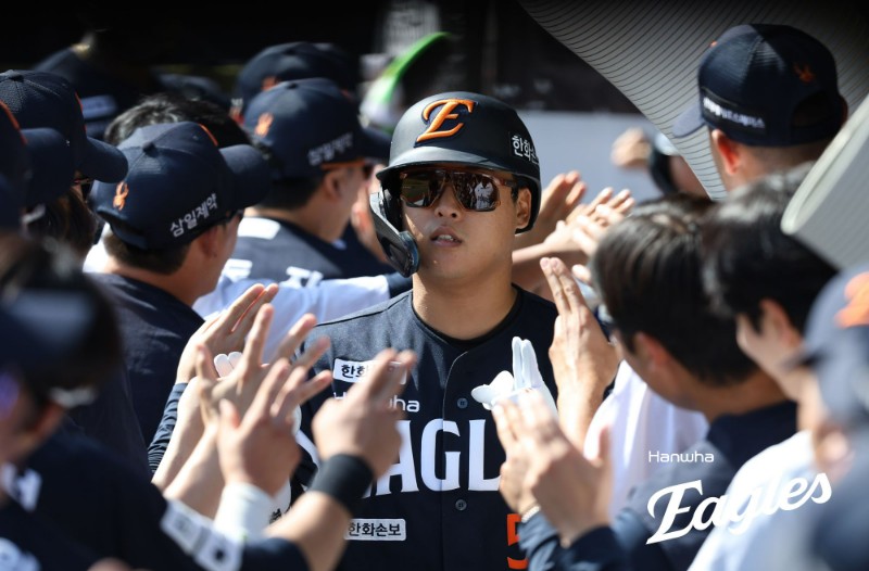 '7G 6홈런' 강백호 넘기고 또 넘기고! 한화, '무사 만루 무득점' LG에 8-1 완승