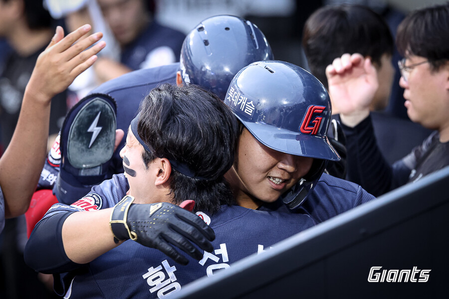 '쾅, 쾅!' 한동희 2185일 만에 멀티홈런+김진욱 개인 최다 5승 확보…거인의 진격 안 끝났다 [수원 게임노트]