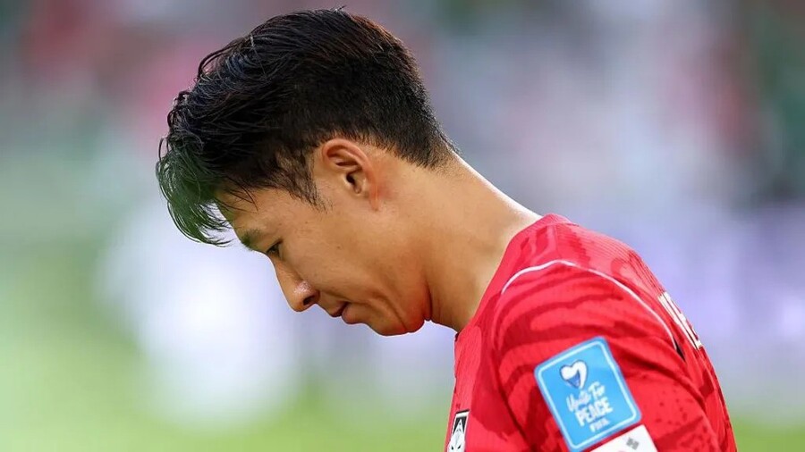 "한국 축구는 죽었다" 英 BBC 작심 비판…"손흥민-이강인-김민재 있는데도" 월드컵 탈락 쇼크→KFA 장기 철학 부재로 "日과 격차 더 벌어져" 개혁론 폭발 민심 조명