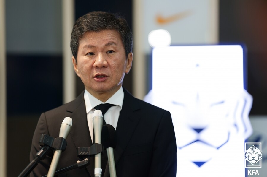 [오피셜] '월드컵 실패' 홍명보 감독 사퇴 이어 정몽규 회장도 사임서 제출...13년 만에 대한축구협회장 임기 종료