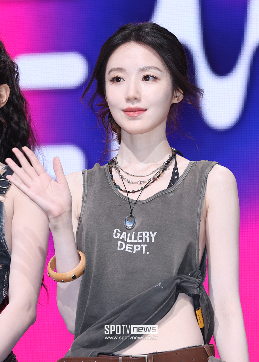 [포토S] 아이들 슈화, '진짜 백옥 피부'