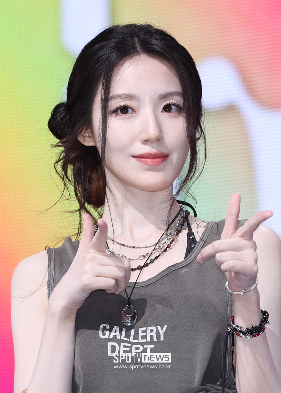 [포토S] 아이들 슈화, '투명한 피부'