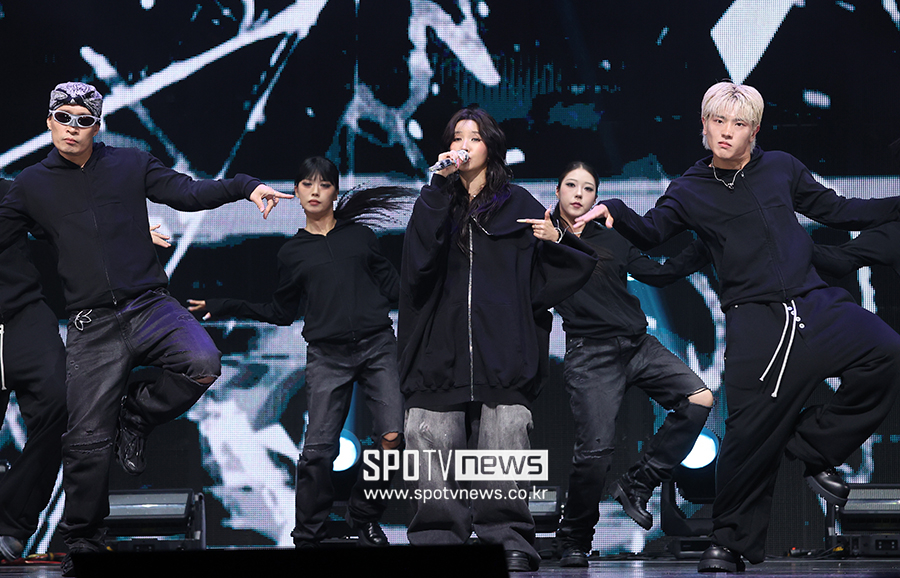 [포토S] 아이들 소연, '빠져드는 랩'