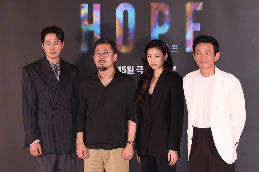 '호프' 조인성 "위대한 장면 나왔다 싶은 액션 시퀀스, 뿌듯"