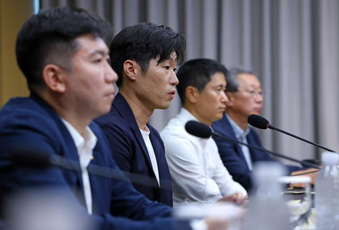 "대표팀 감독 선임은 논의하지 않습니다"...박지성 위원장, 혁신위 본분 강조 "축구협회가 나아갈 올바른 방향 제시할 것"