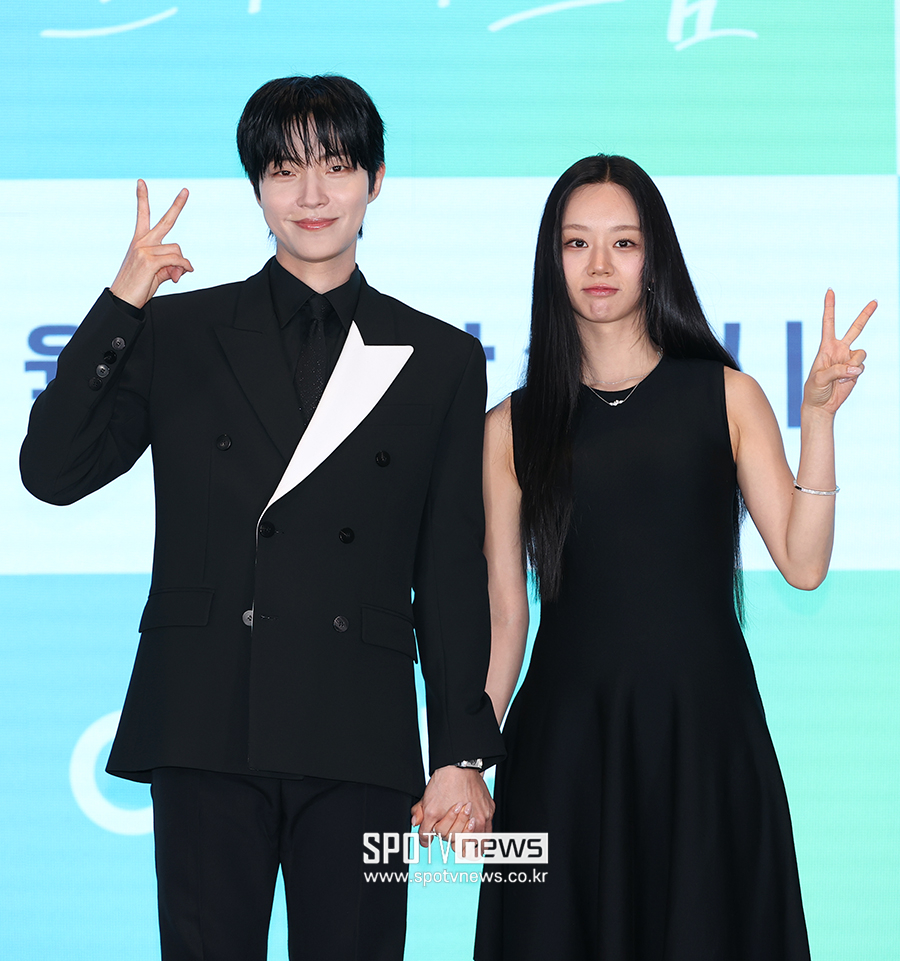 [포토S] 황인엽-이혜리, '손 꼭 잡고'
